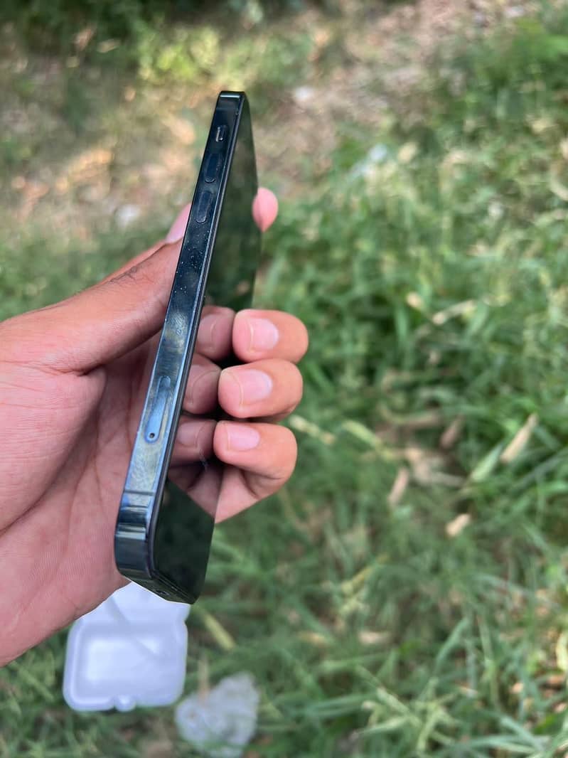 Apple iPhone 12 Pro 3