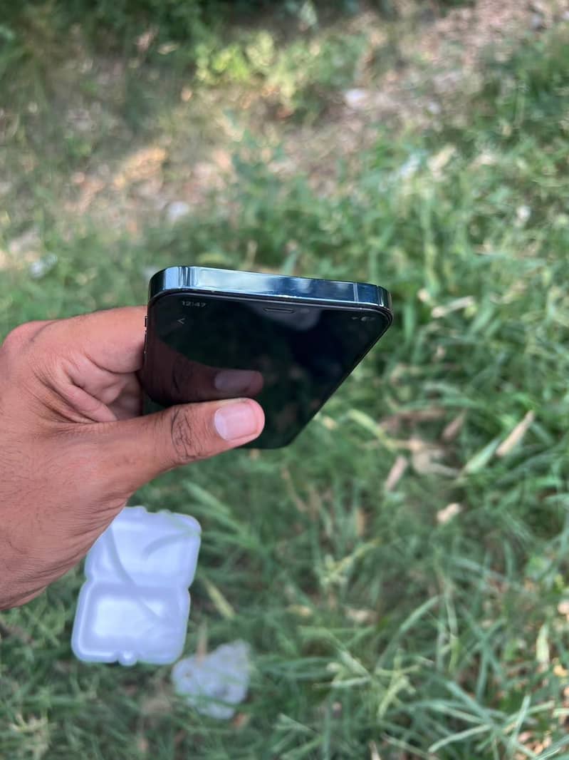 Apple iPhone 12 Pro 4