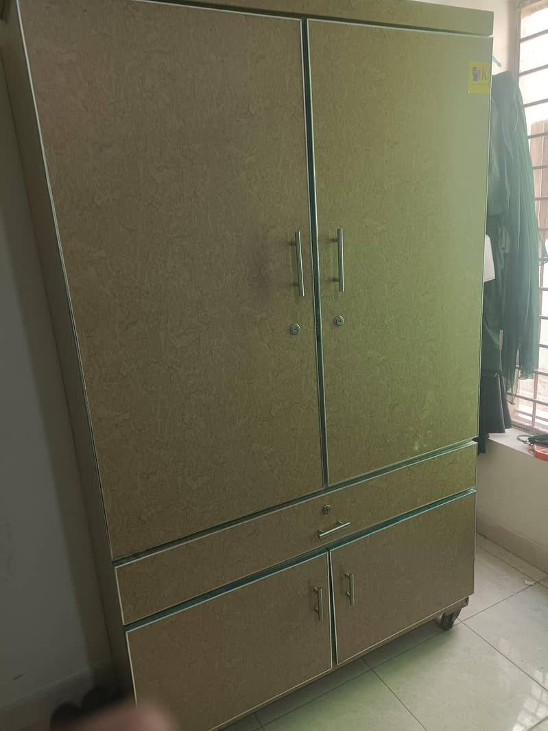 Almari /Wardrobe 1