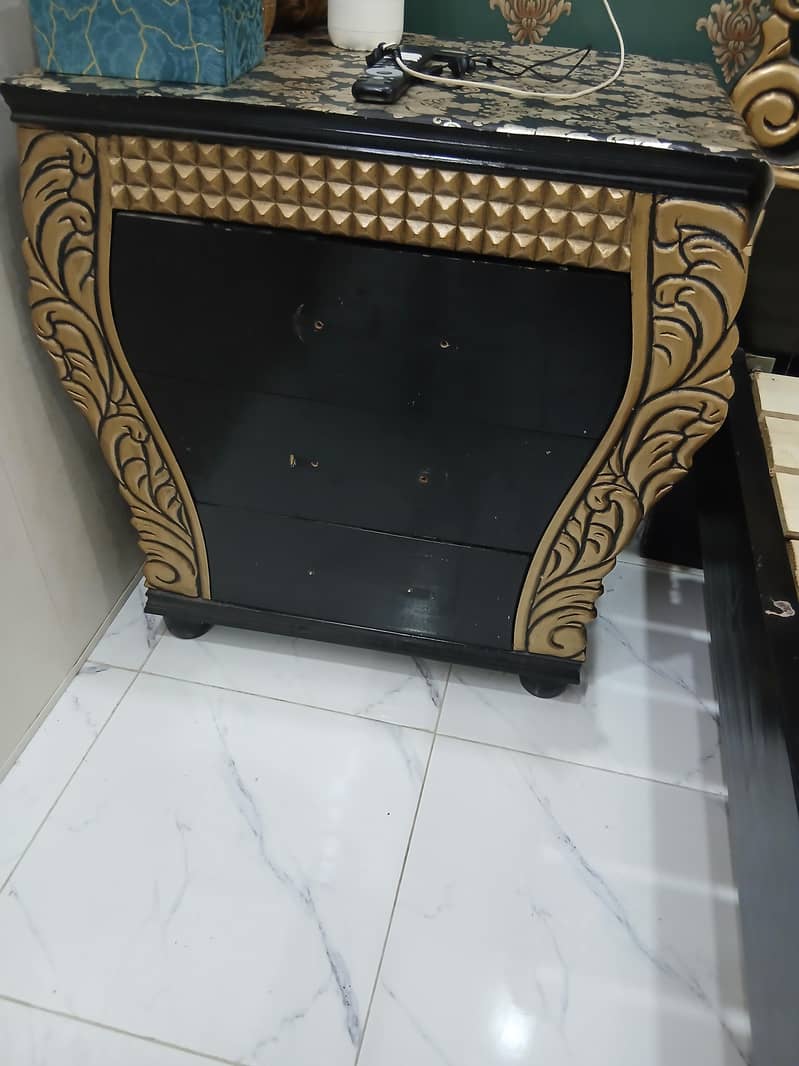 Solid bed chinoti style 3