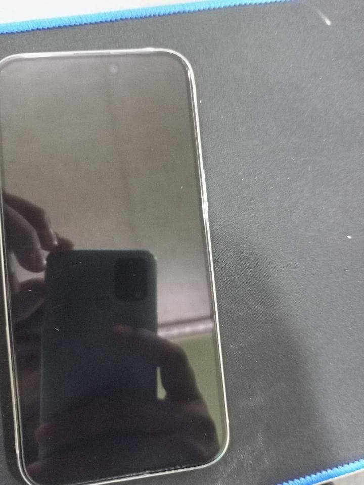 Apple iPhone 15 Pro Max 0