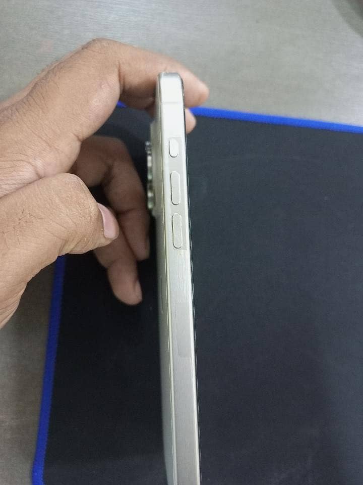 Apple iPhone 15 Pro Max 1