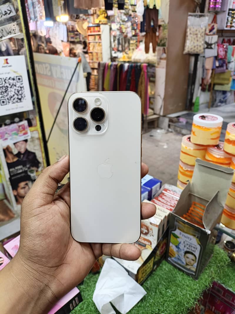 iphone 16 pro max 1