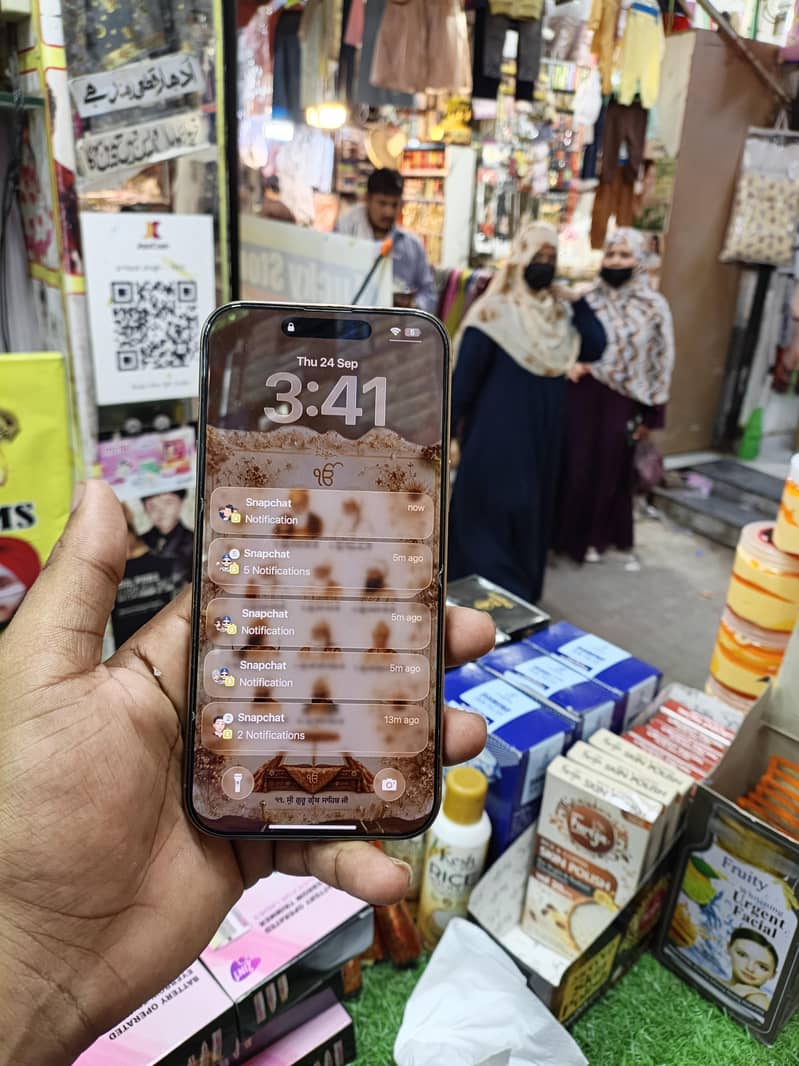 iphone 16 pro max 5