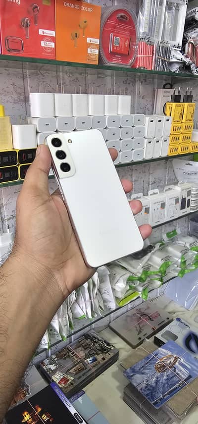 Samsung Mobile S22     03392200046