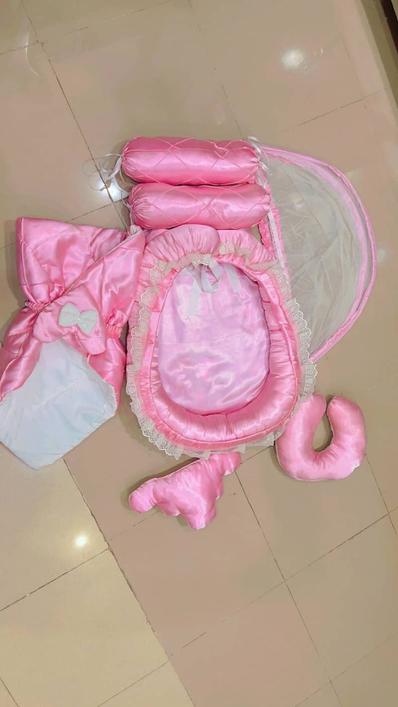 Baby's first bed 0