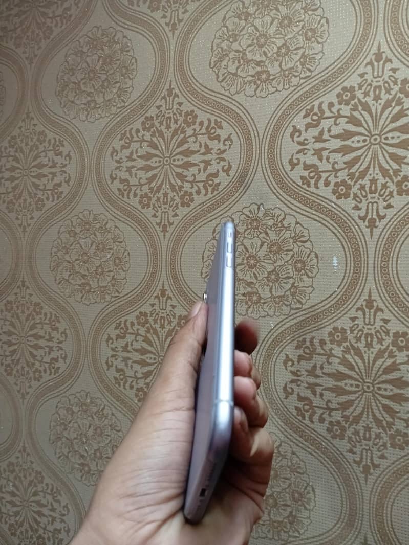 Apple iPhone 11 1
