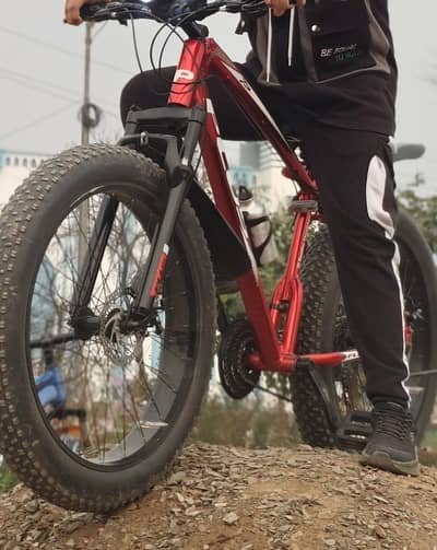 Jaguar Frame Plus Brand Almost Brand New Fat Bike | Attractive Redcolr