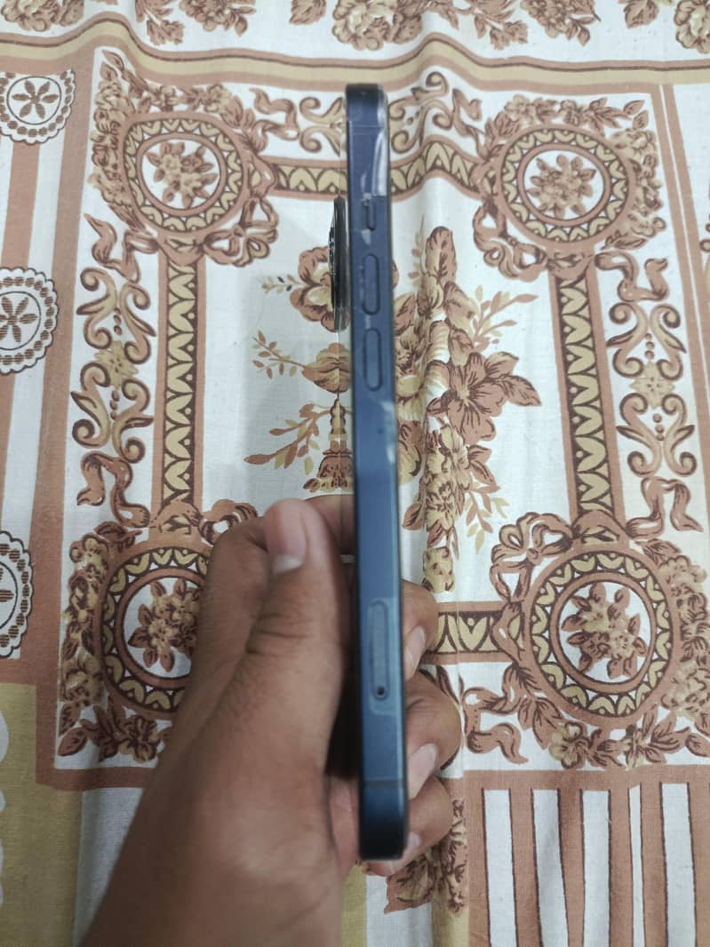 Apple iPhone 13 3
