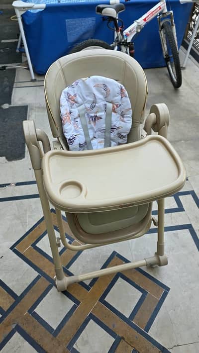 Baby feeding chair need to sell urgently