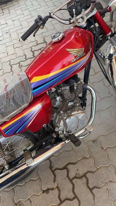 Honda CG 125 2011 Model - Lahore Registered - Urgent Sale