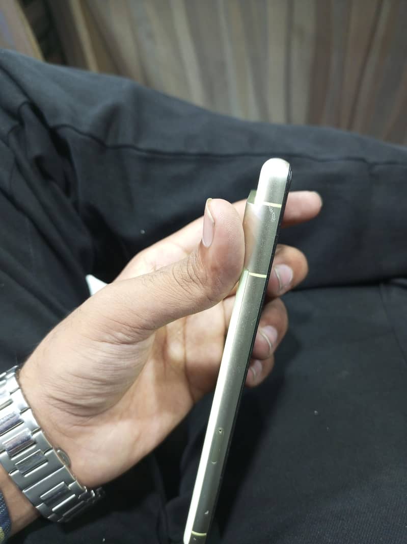 Google Pixel 7 4