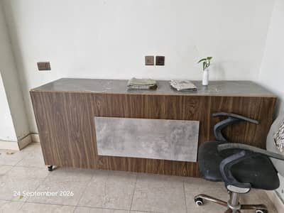 main table with no drawer complete box type