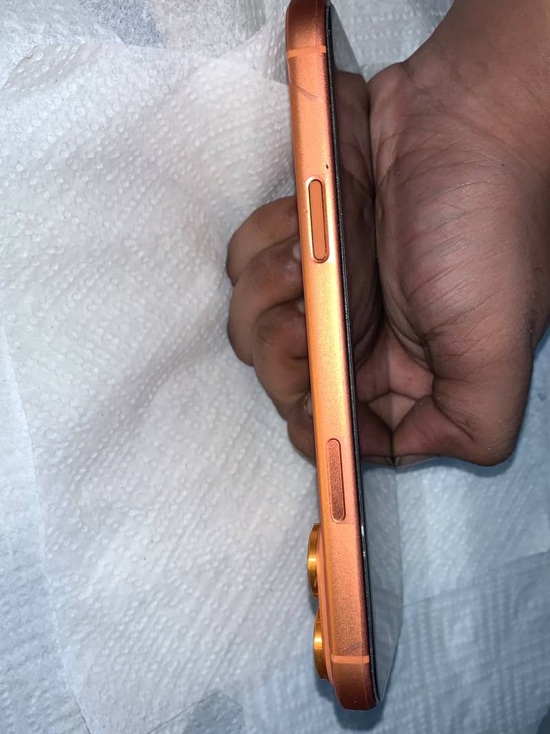 Apple iPhone 17 Pro Max 4