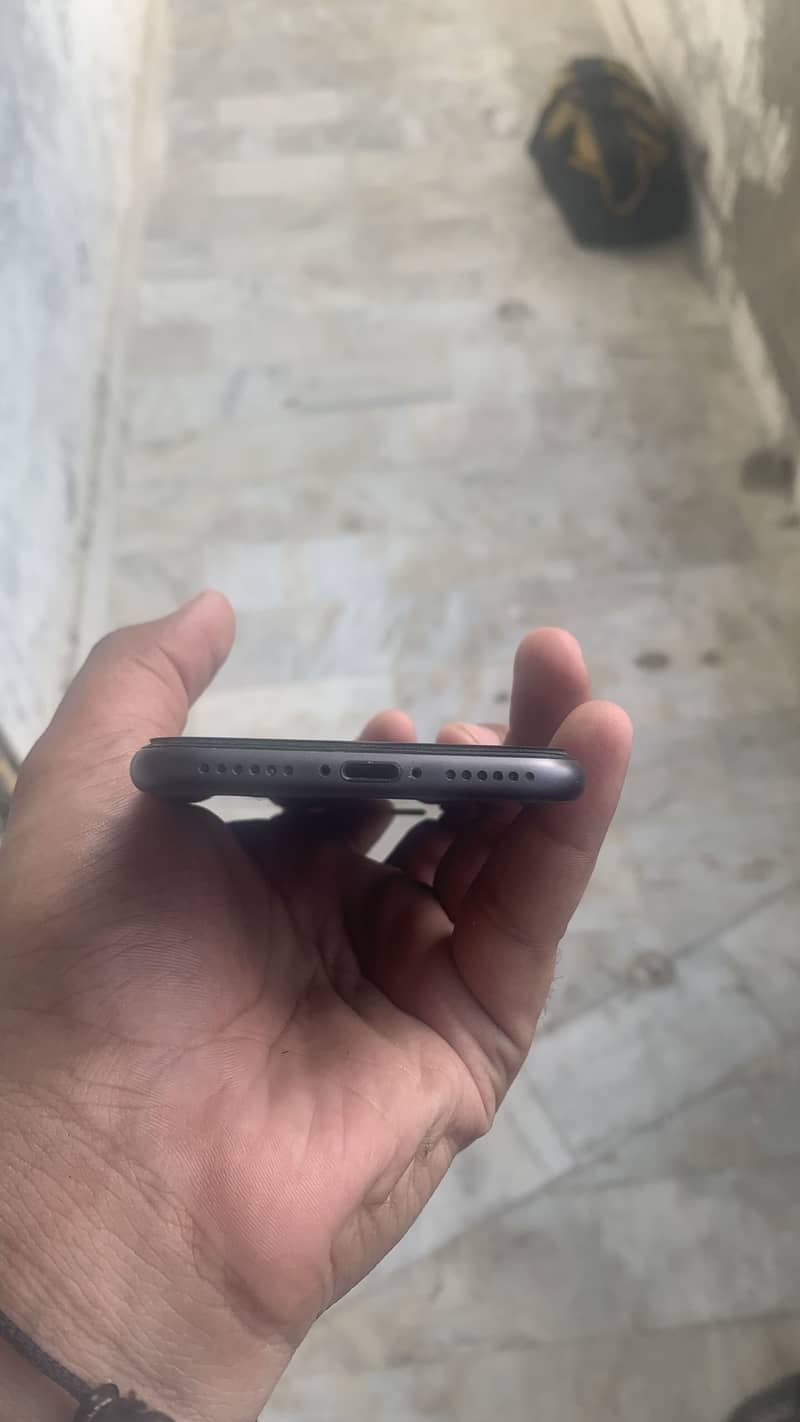 Apple iPhone 8 6