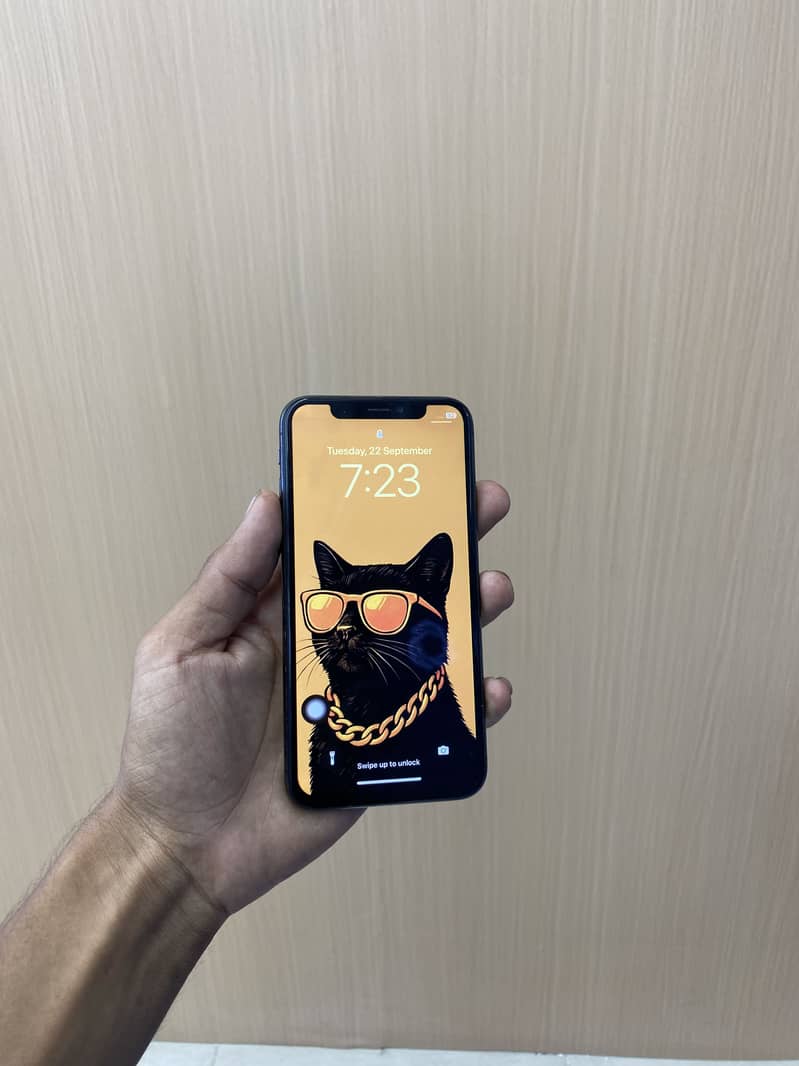 Apple iPhone X 4