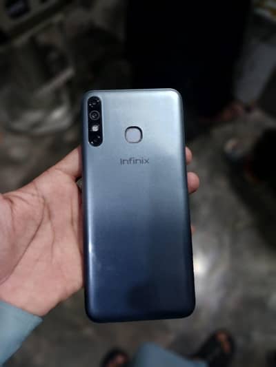 Infinix Hot 8