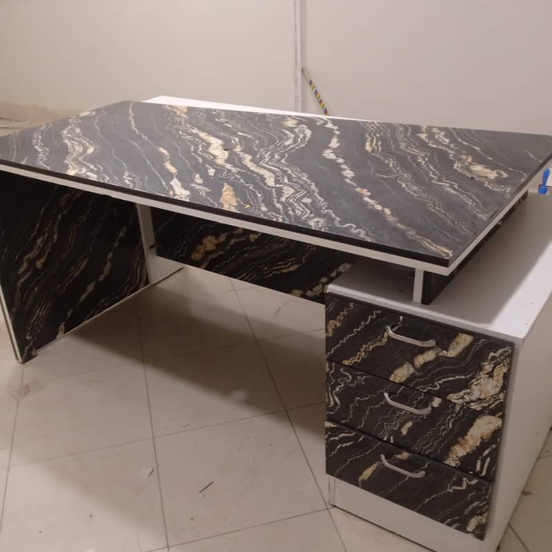 OFFICE TABLE 8