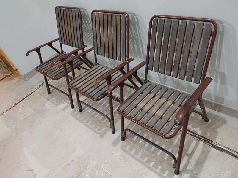 Table and Chairs 6