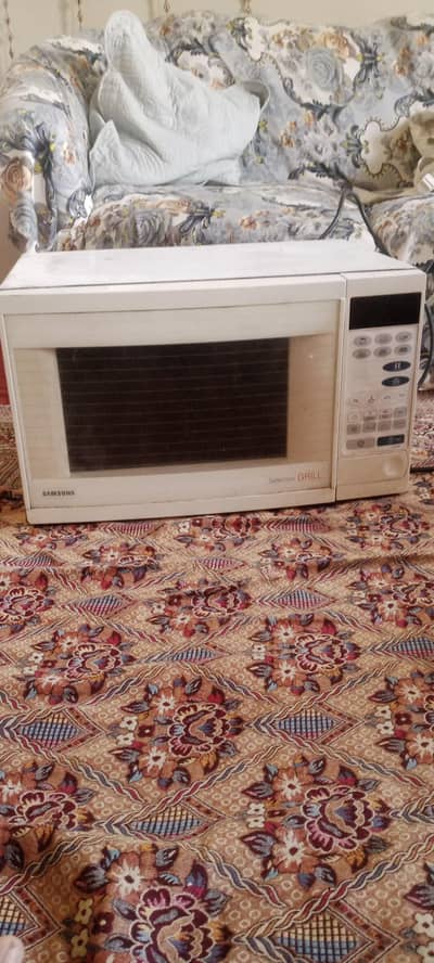 microwave oven