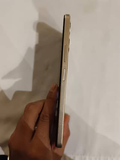 Vivo Y16