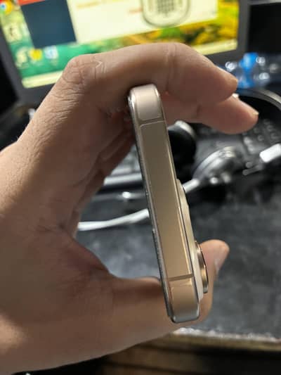 Apple iPhone 16 Pro