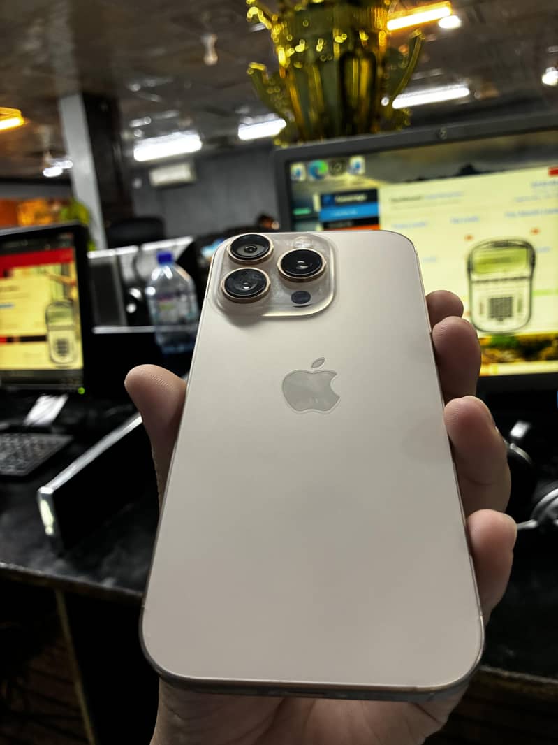 Apple iPhone 16 Pro 5