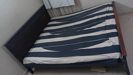 Wooden queen size bed