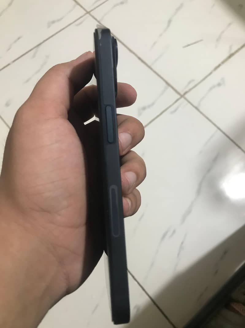 Apple iPhone 14 3