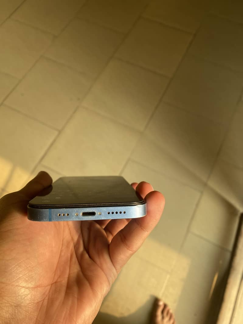 Apple iPhone 13 3