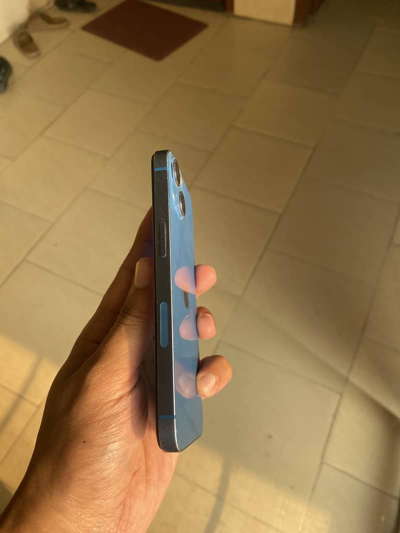 Apple iPhone 13 4