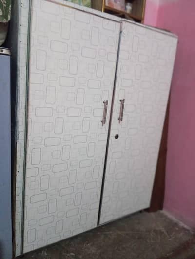 2 door couberd for sale