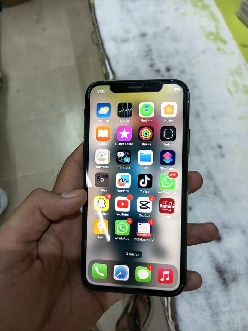Apple iPhone X 3