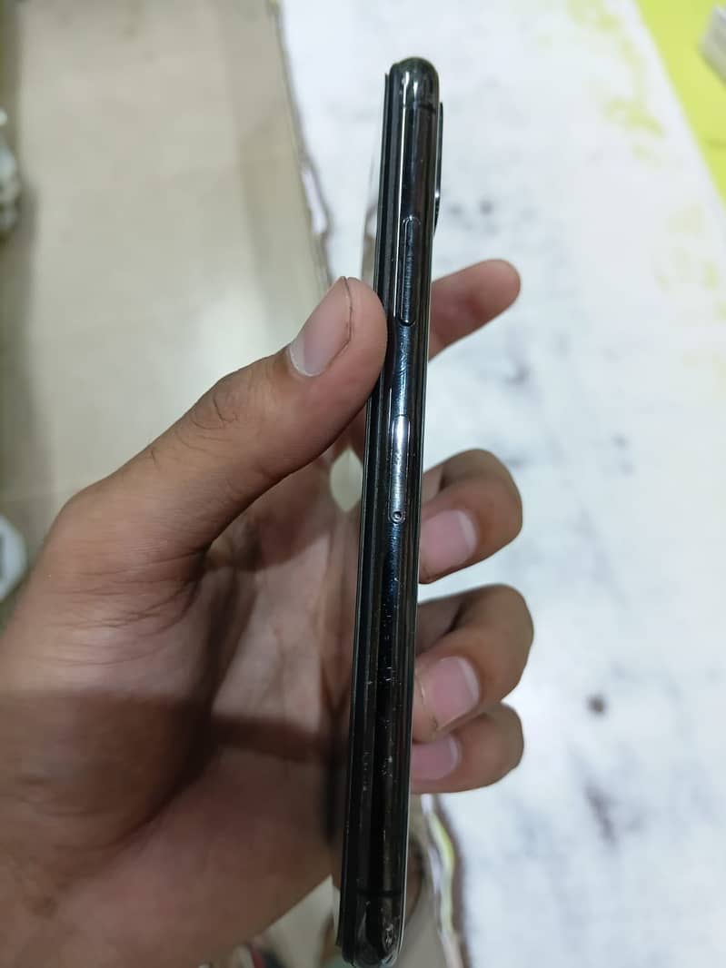 Apple iPhone X 6