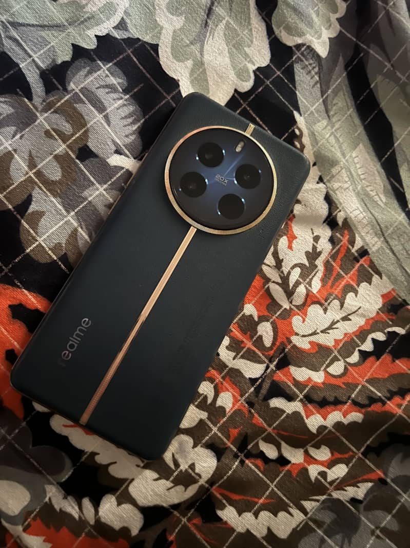 Realme 12 Pro 0