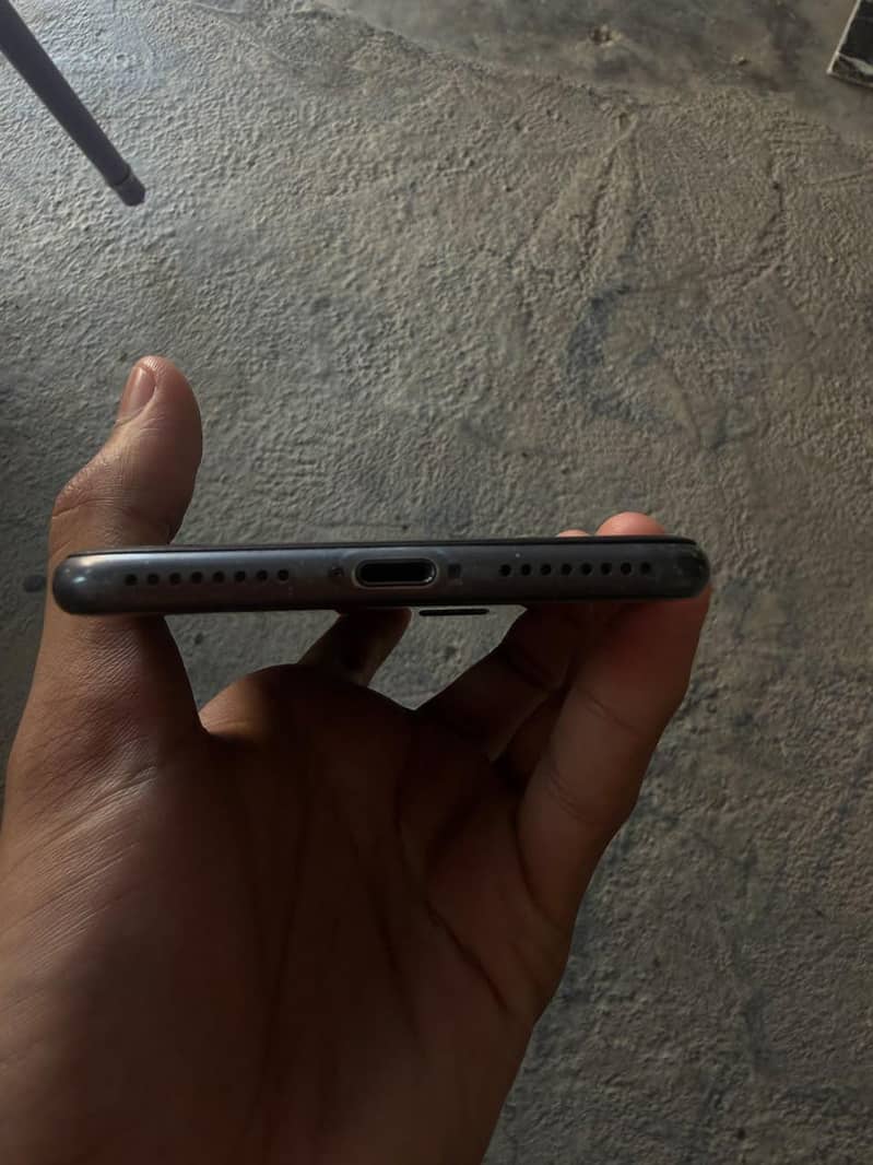 Apple iPhone 8 Plus 1
