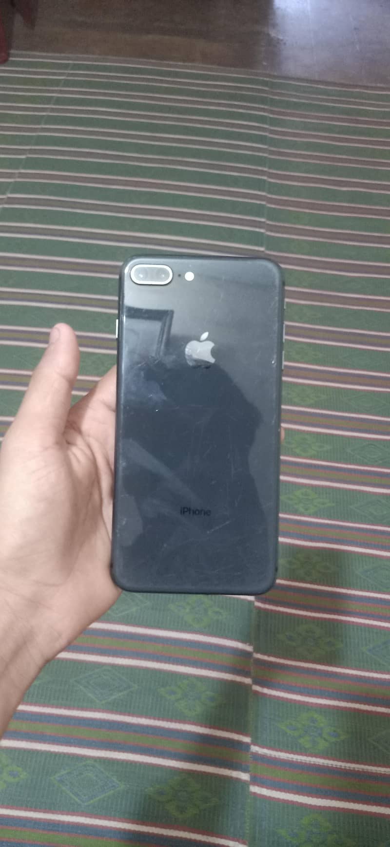 Apple iPhone 8 Plus 0