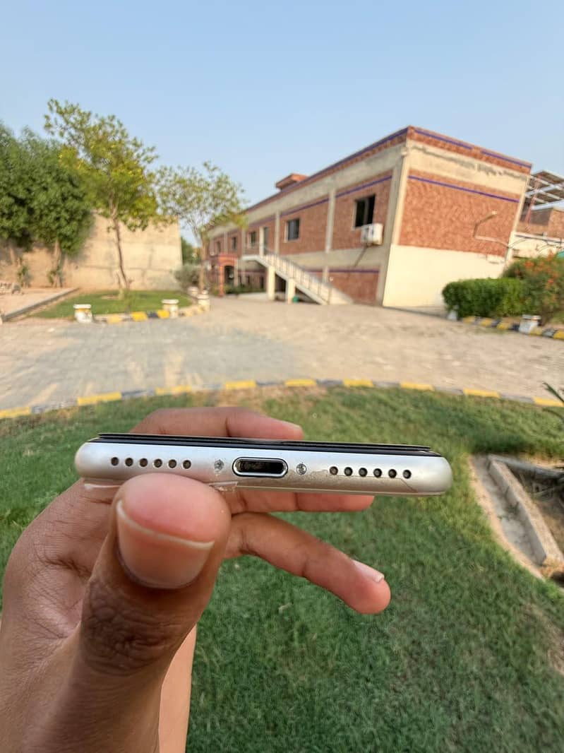 useApple iPhone SE 3rd generation 1