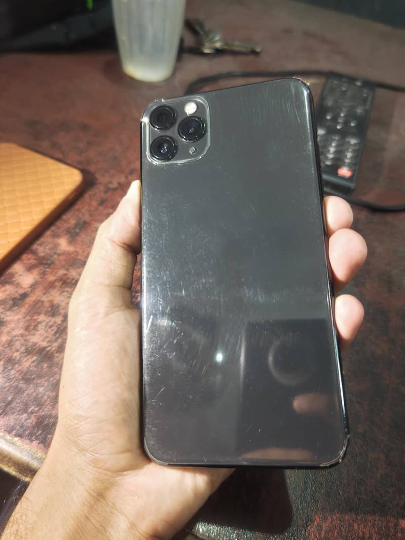 Apple iPhone 11 Pro Max 2