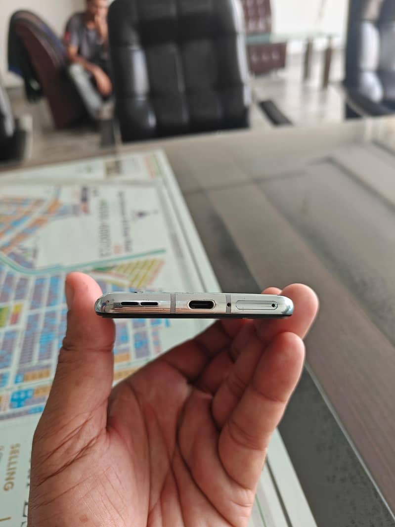 One Plus 8T 5