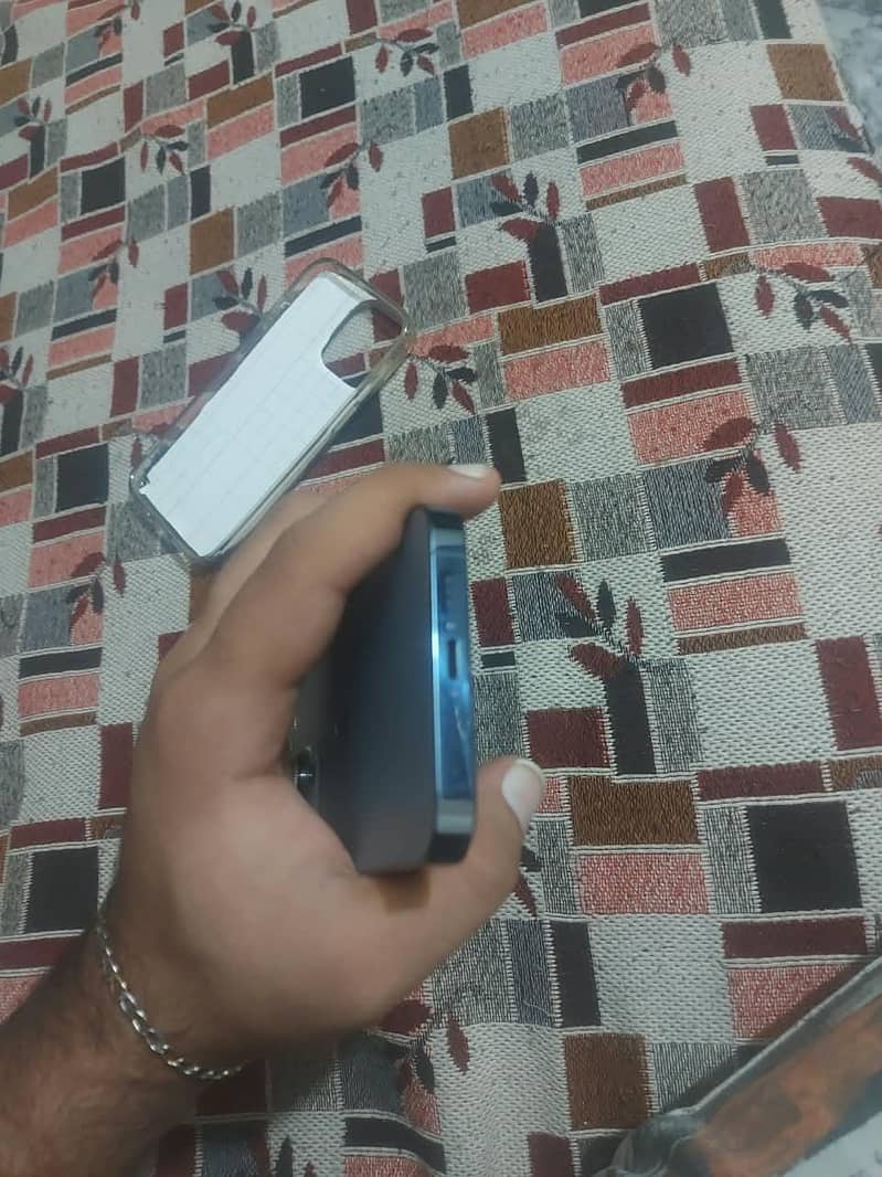 Apple iPhone 13 Pro 3