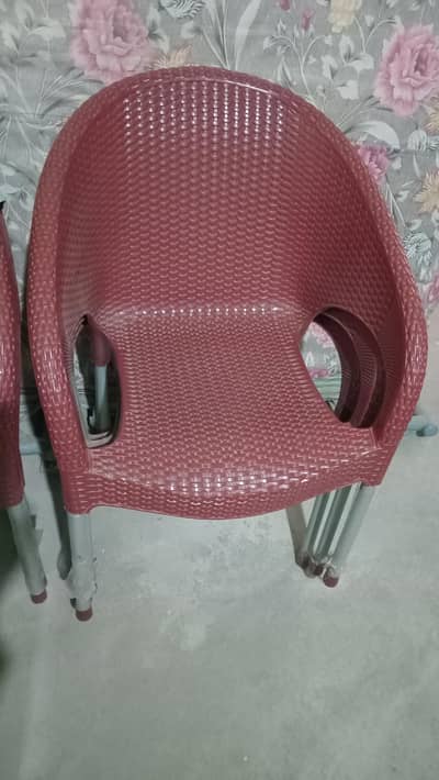 plastic chairs Qty 06