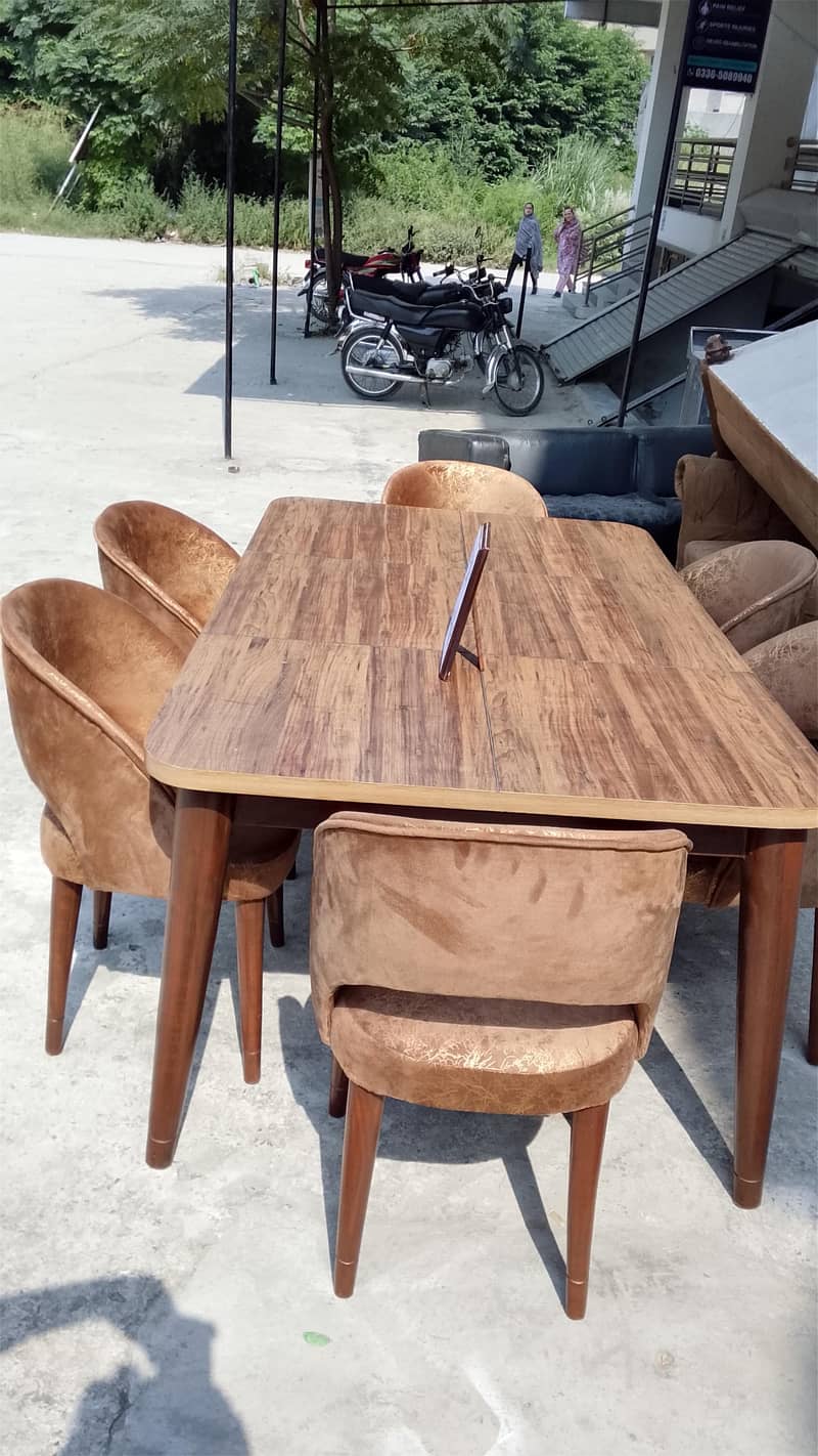 Dining Table with 6 Chairs 1