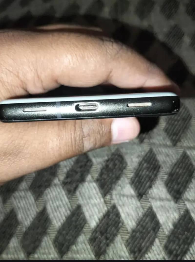 Google Pixel 6a 4
