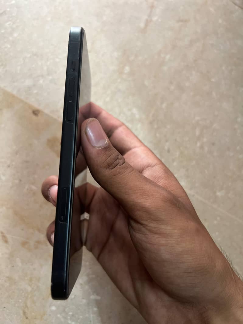 Apple iPhone 15 plus 2