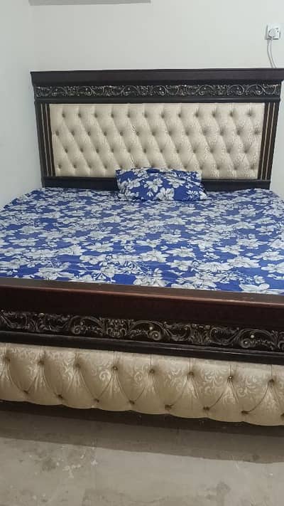 Beautiful King Size Wooden Bed with Premium Design – For Sale