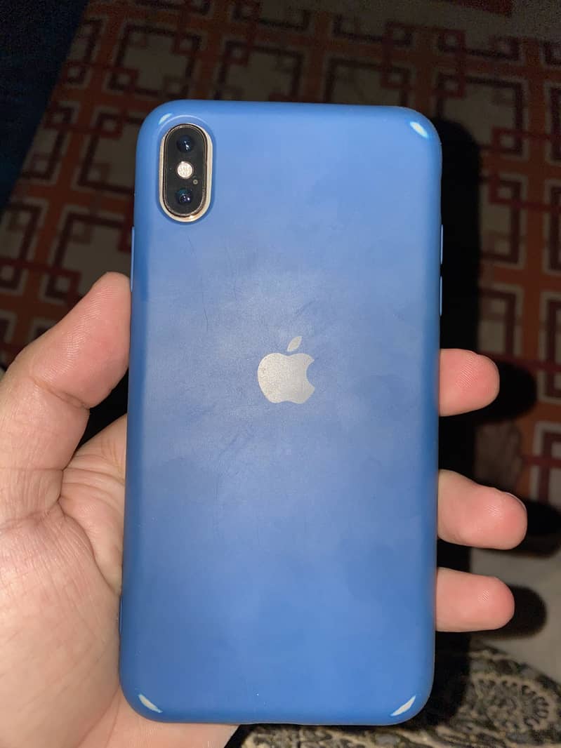 Apple iPhone XS Max 3