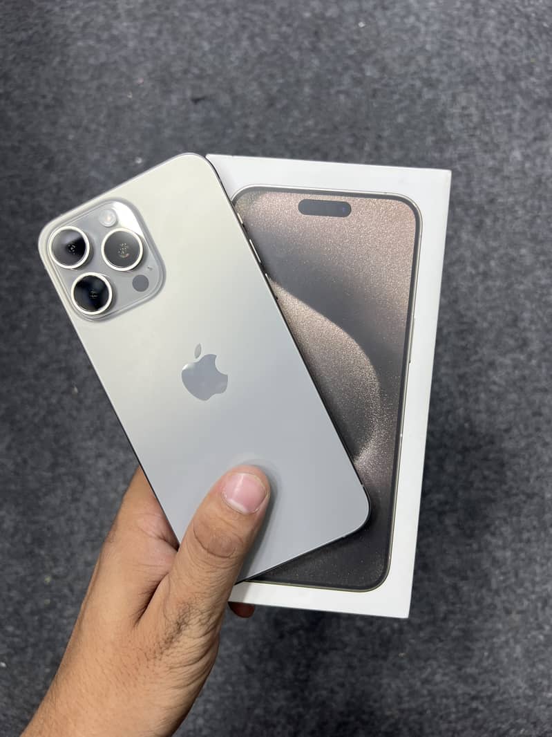 Apple iPhone 15 Pro Max 0