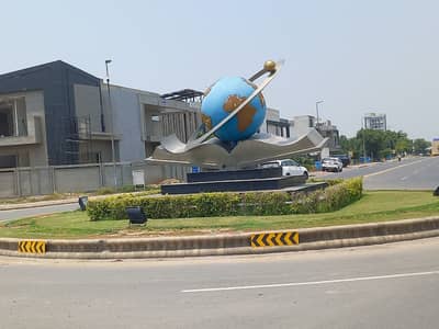 BEST OPERTUINTY FOR INVESTMENT 8MARLA PLOT FOR SALE POSSESSION UTAILTY PAID 50FT ROAD MORE DETAILS CONTACT ME
