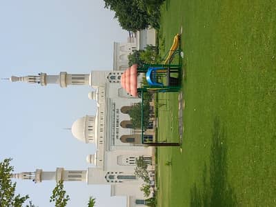 BEST OPERTUINTY FOR INVESTMENT AND HOUSE CONSTRUCTION GOOD LOCATION PLOT SIZE 3065 MORE DETAILS CONTACT ME